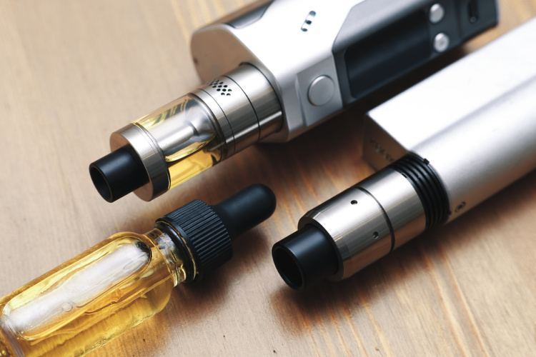 vape cartridge, oil, and battery